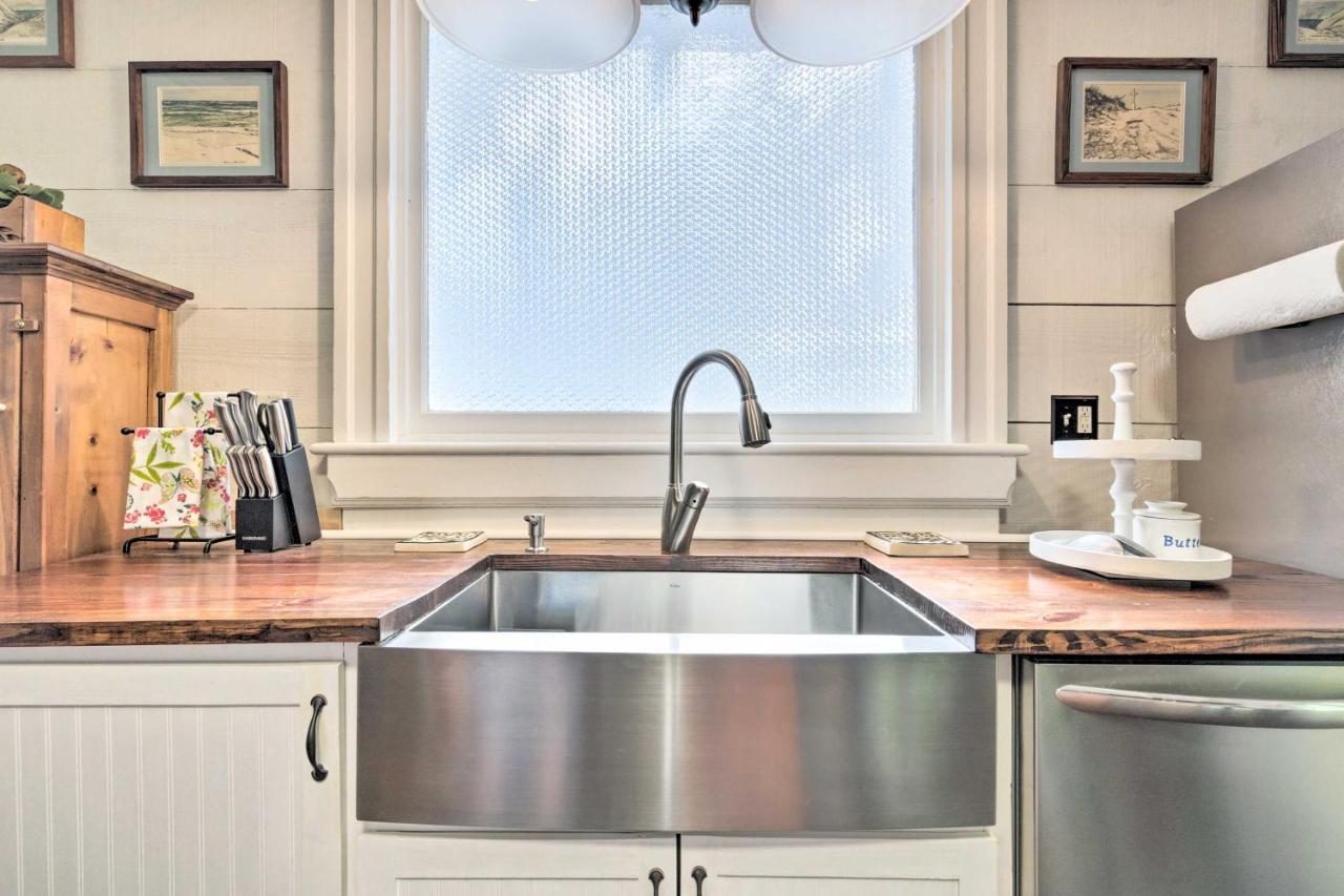 Historic Biloxi Bay Cottage With Beautiful View Ocean Springs Eksteriør bilde